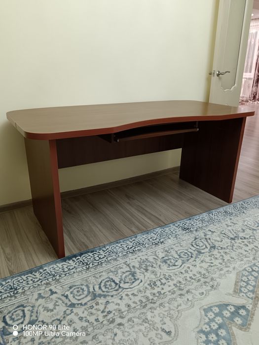 Продам офисный стол для руководителя
