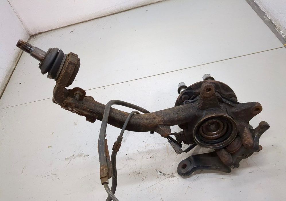 На Toyota Sequoia — Передняя ступица.