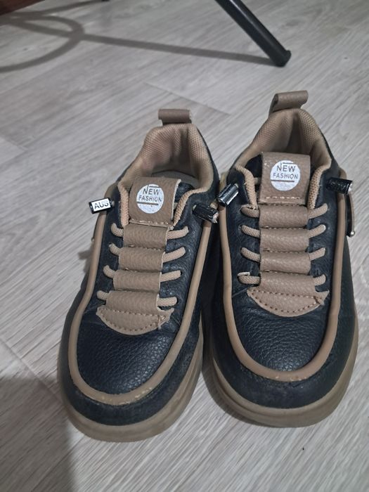 Детская обувь 2000  тенге