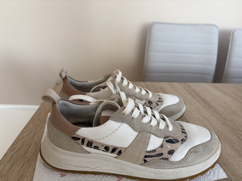 Дамски маратонки Clarks 37 номер, налични в 3 цвята