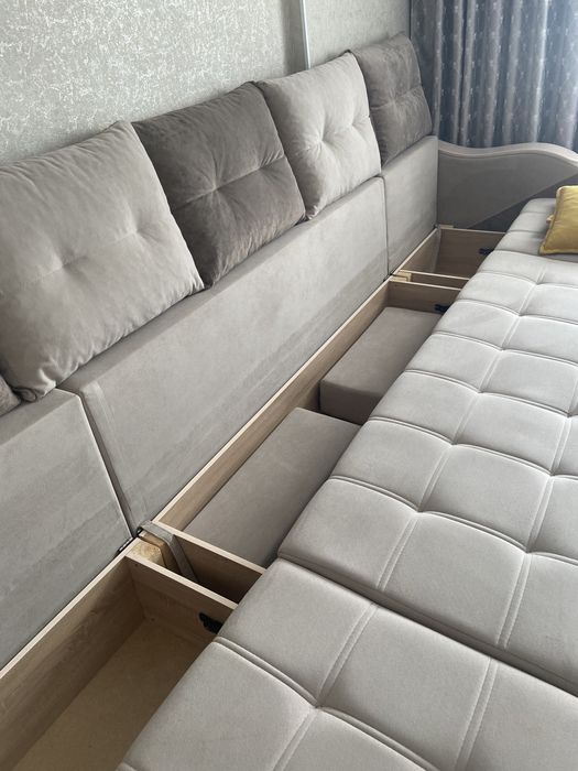 Новый красивый диван