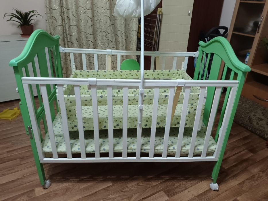 Детская кровать с люлькой