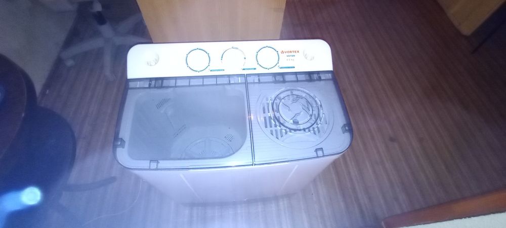 Mașină de spălat rufe Vortex semiautomata cu storcător