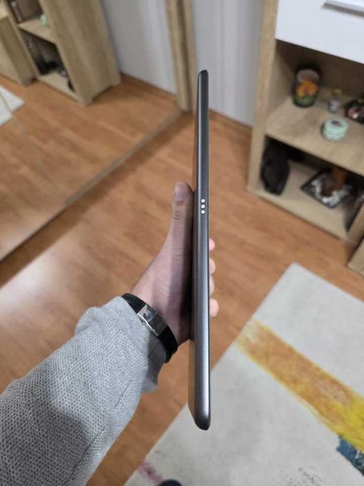 iPad Gen 9 (2021) - 64GB, Wi-Fi+Celular