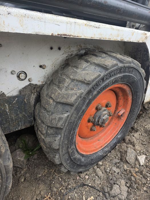 Челен товарач bobcat 553