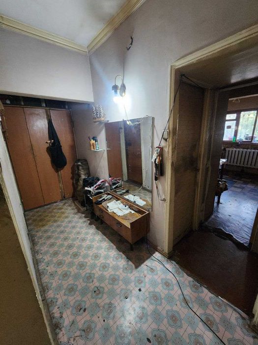 Юнуабад 4 Квартира 1 этаж 4 ком. 4 этаж. дома