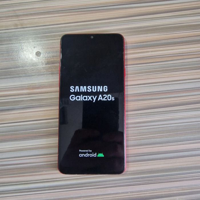 Продам Samsung galaxy A20s.
