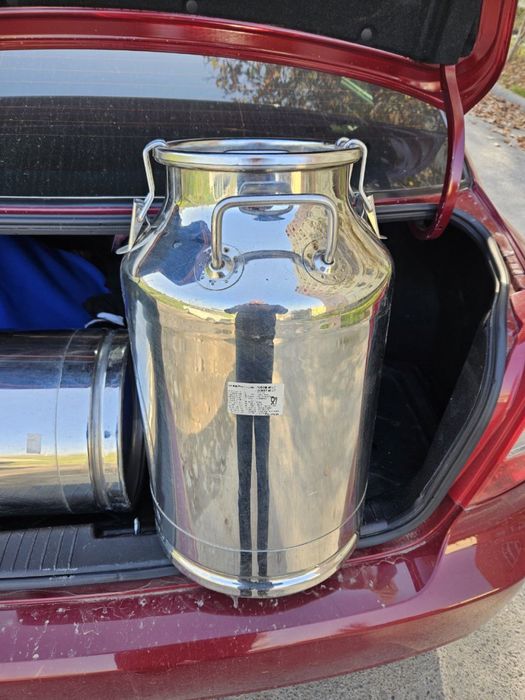 Продаются фляги для молока 40 л ( из нержавеющей стали )