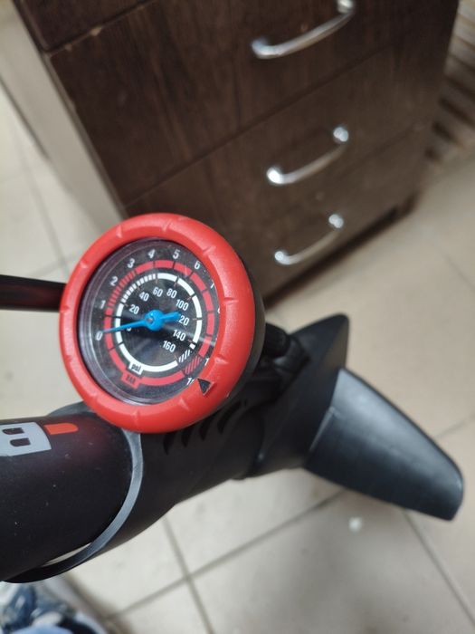 Pompa Btwin 500.