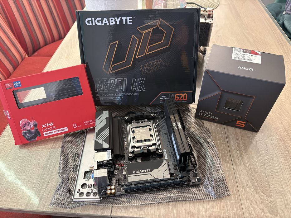 Kit itx  gigabyte a620i 16bg ddr 5