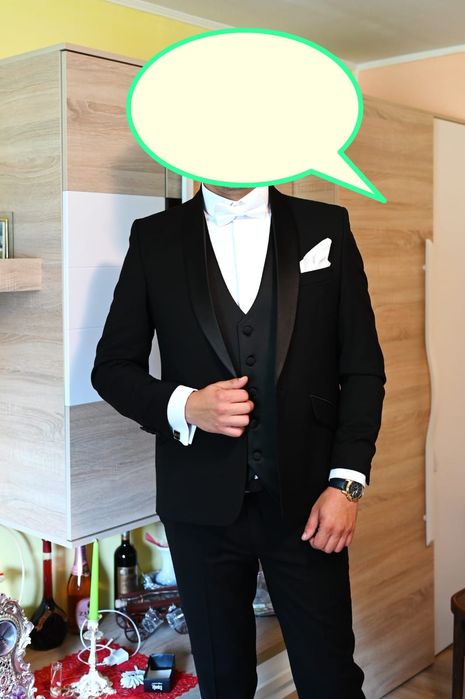 Vand costum ginere negru Daspi,marimea 52,purtat o singura data,curatat profesional