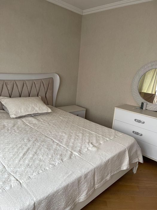 Спальный гарнитур почти новый