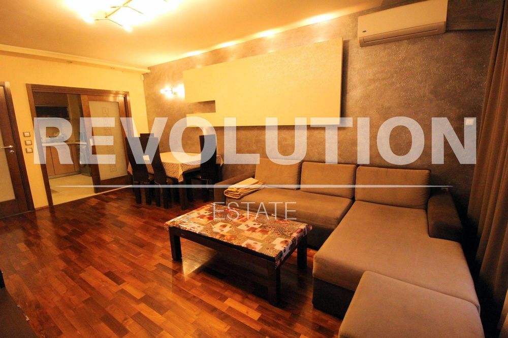 Дава се под наем Тристаен апартамент в Варна, Базар Левски - 100 кв.м за 800 € - Снимка #1