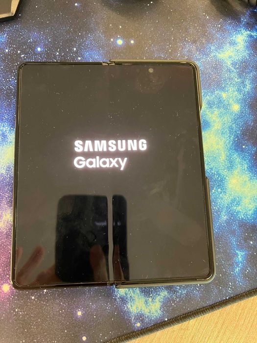 Samsung Fold 4 ,negru 256 gb ,punct  ecran