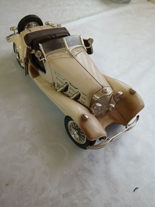 Mașinii de colecție , epoca, police