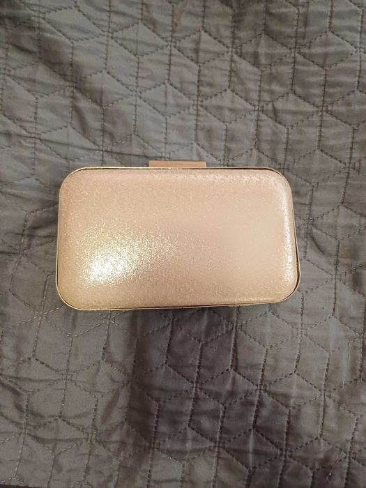 Чантичка клъч с кристали