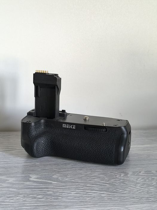 Батарейный блок Meike для Canon 750D 760D
