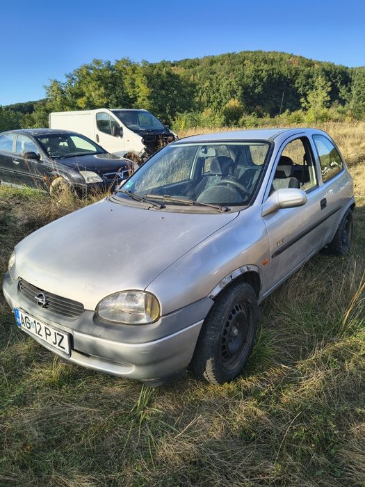 Vând Opel  CORSA și Opel Vectra