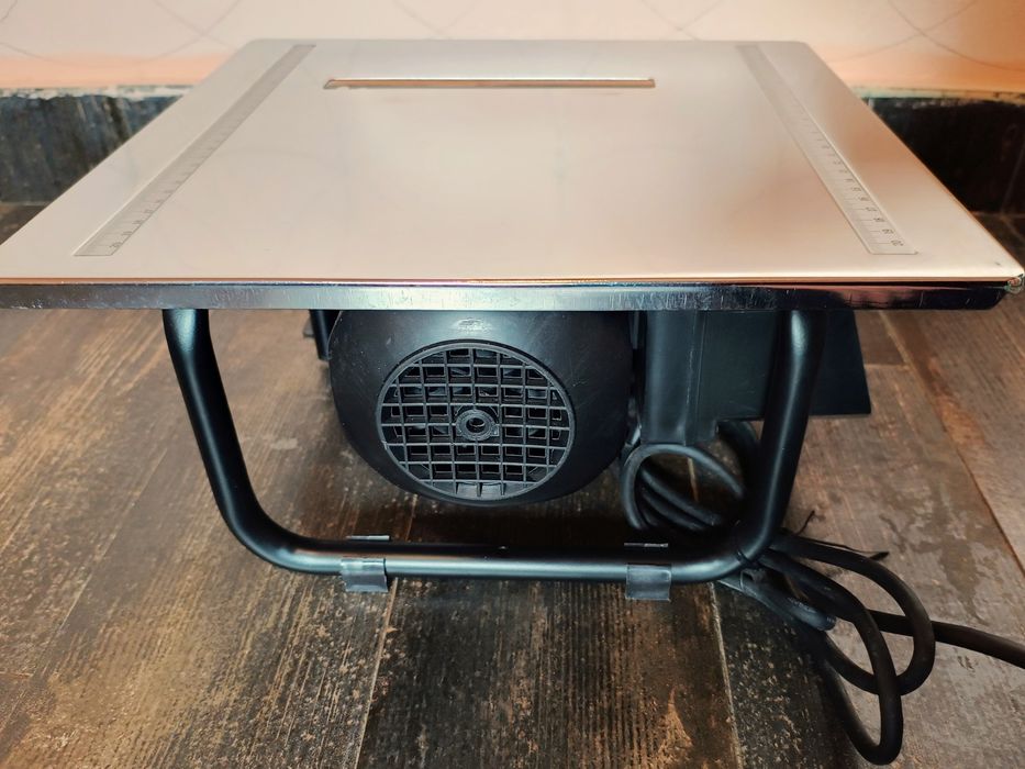 Aparat electric de tăiat gresie/faianță  600W, 180 mm, nefolosit