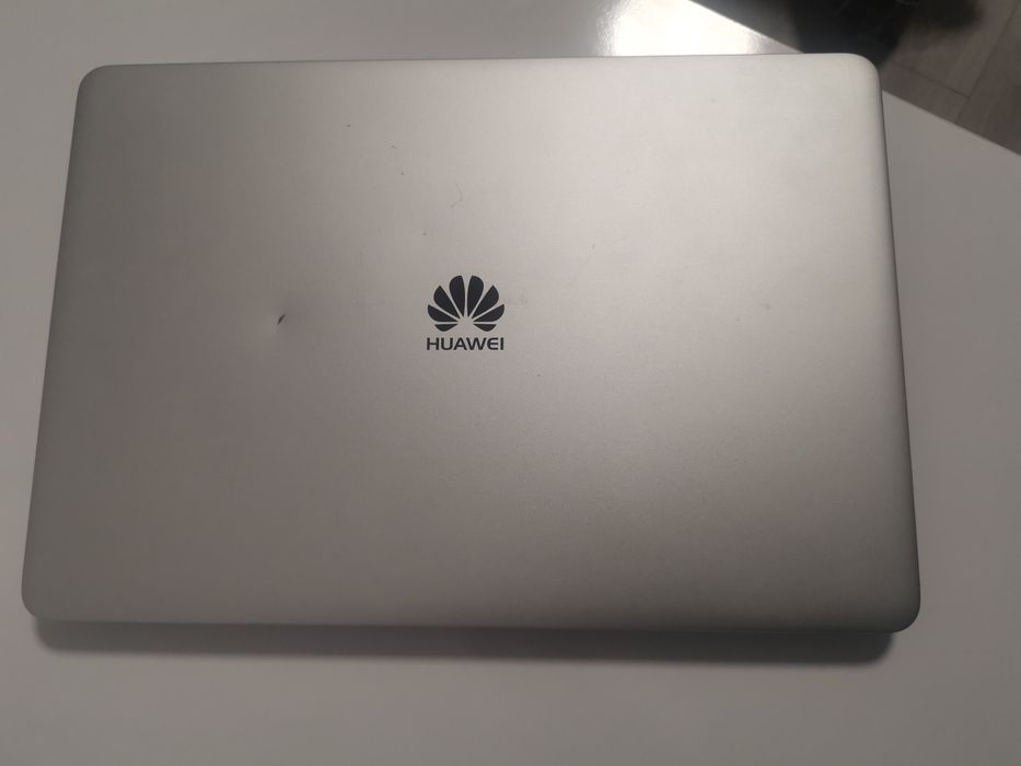 Лаптоп HUAWEI Matebook D, 14" Ryzen 5, 256GB NVMe, 8GB RAM + Подарък