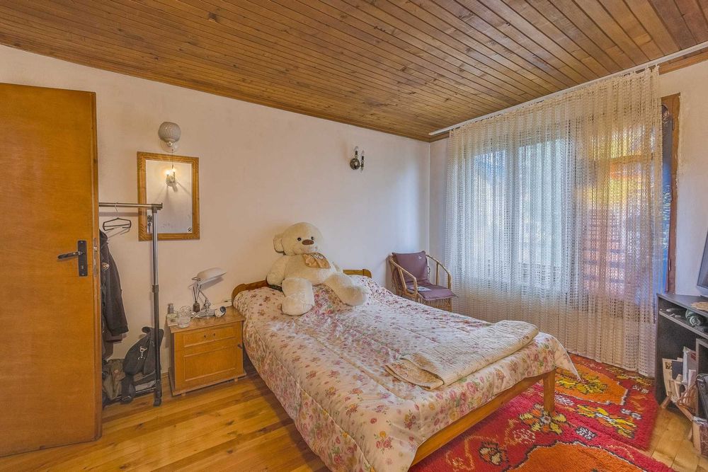 Продава къща в ж. кв. Драгалевци