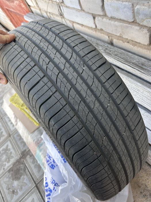 Продам комлпект новых шин .