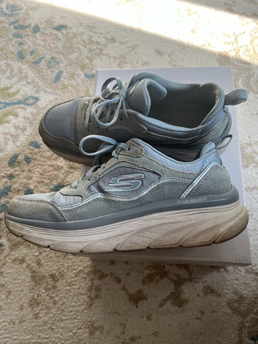 Срочно продам кроссовки