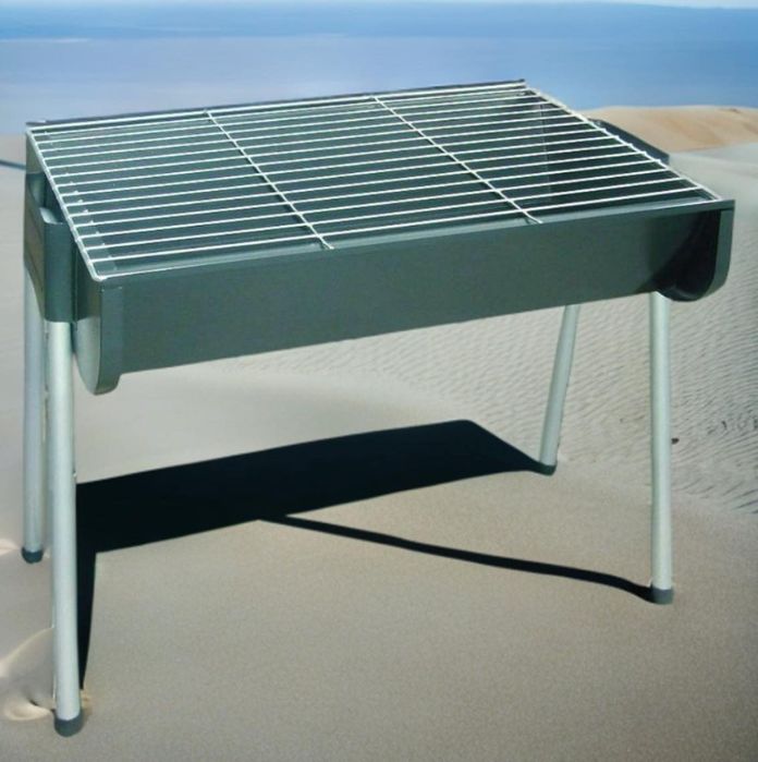 Метално барбекю на дървени въглища