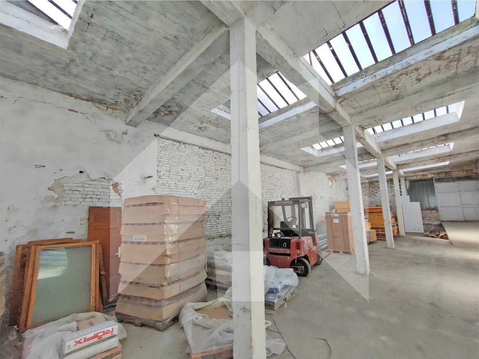 Продава ПРОИЗВОДСТВЕНО складова БАЗА - завод 4,5 ДКА в гр. Нови пазар.