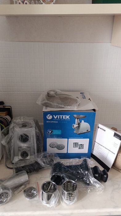 Мясорубка Vitek VT3620ST