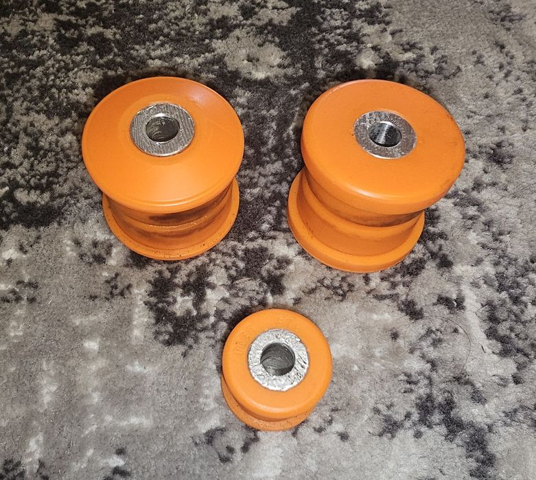 Set bucșe poliuretan suport motor sus și jos Freelander 1 TD4