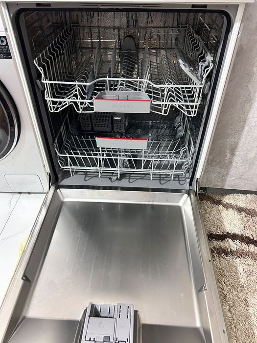 Срочно продам посудомоечную машину