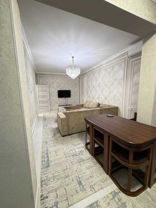 Чиланзар-5, метро Новза. Продается 4 комнатная квартира. TL