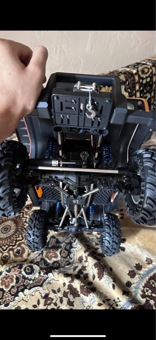 Трофи модель на пульте