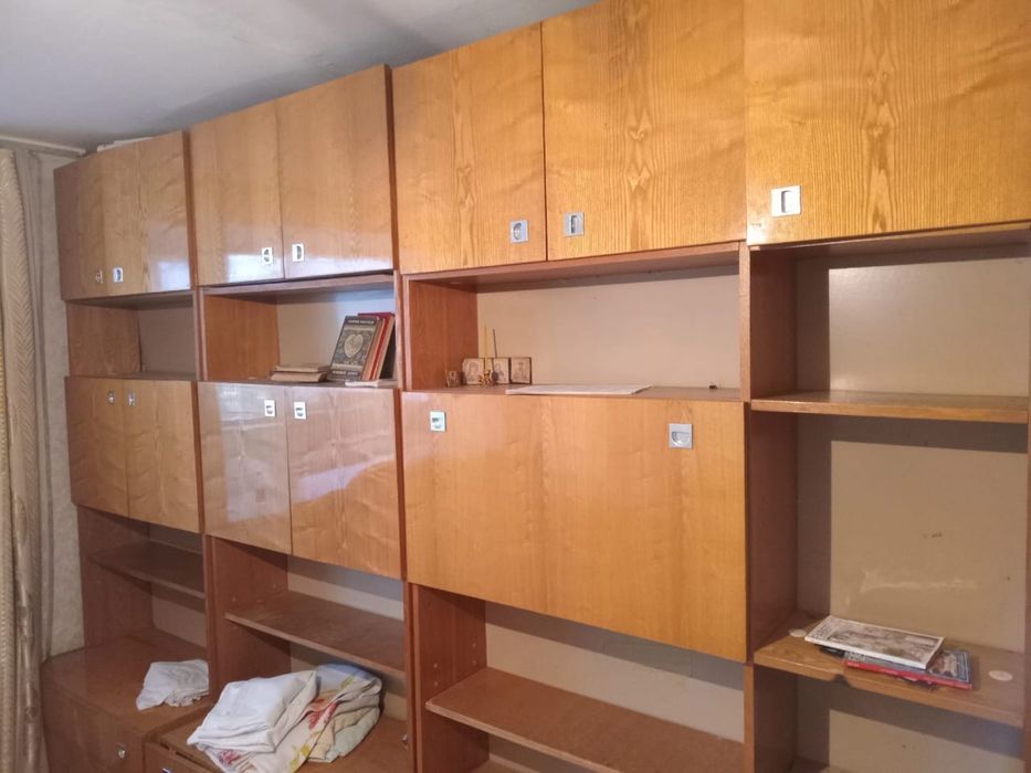 Отдам  шкаф для зала бесплатно