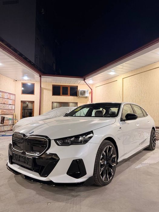 BMW i5 35L 2025 bez probeg