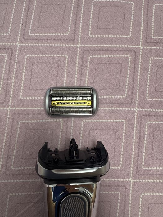 Aparat de ras BRAUN series 9 pro 5 in 1