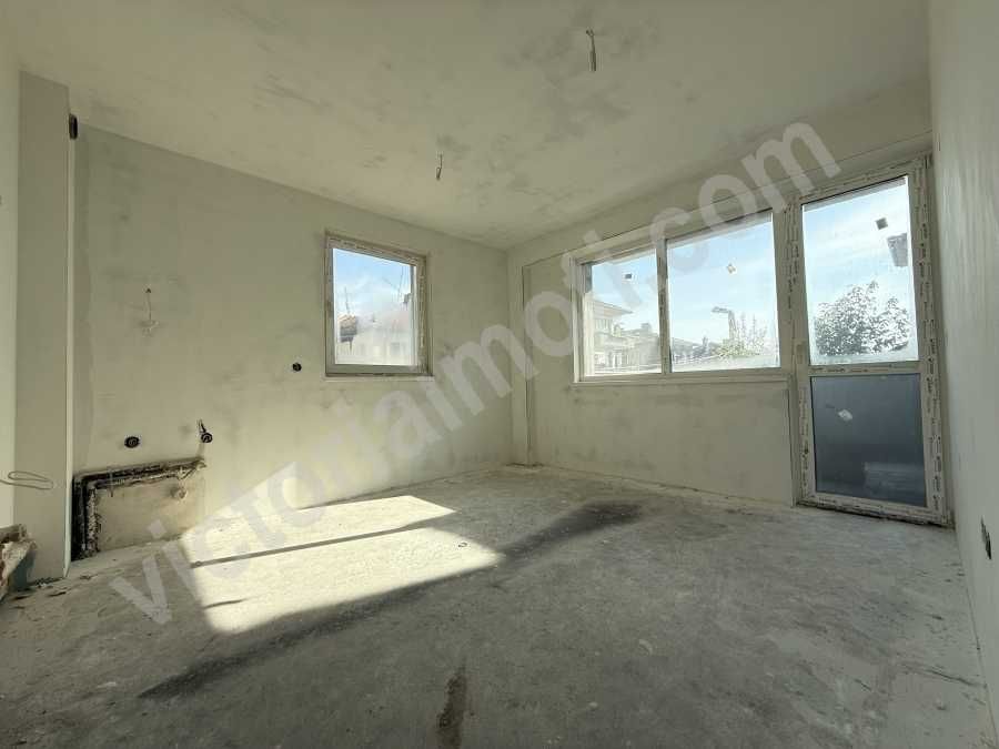 Продава се Тристаен апартамент в Велико Търново, Център - 88 кв.м за 1535 €/кв.м - Снимка #3