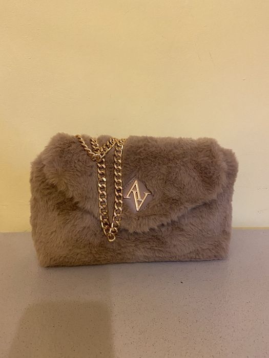 Дамски чанти през рамо