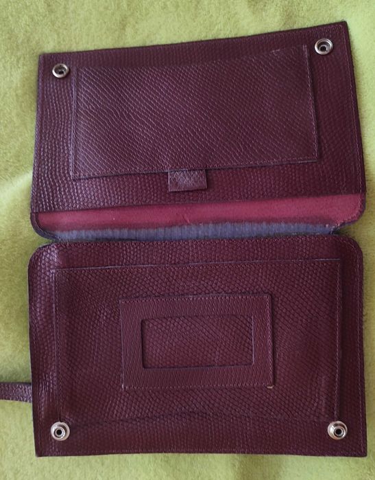 Перфекна Мъжка Кожена Чантичка Чисто НОВА