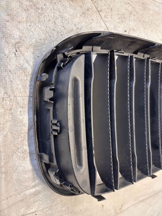 BMW X5 E70 решетка – дясна