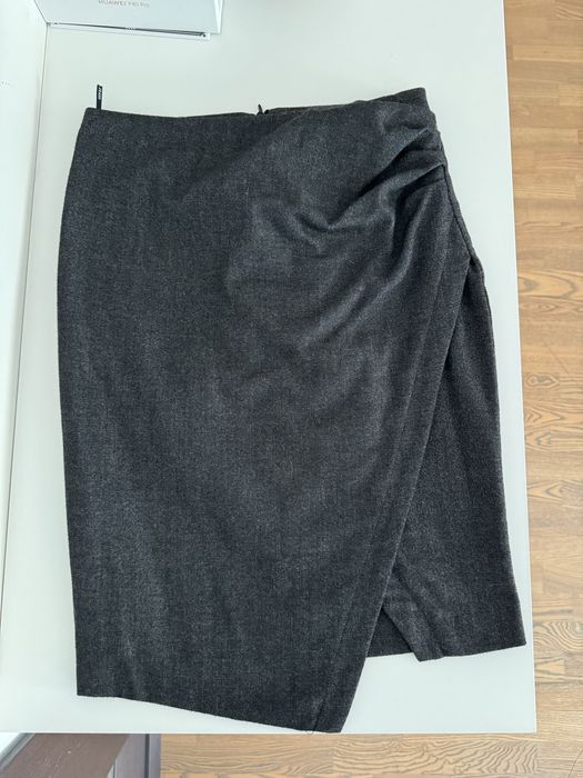 Fusta Armani cu ralie inalta perecuta