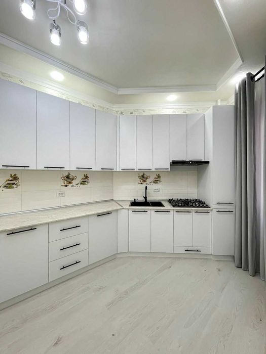 СРОЧНО 4 хонали 4/2/10 ЖК Nice Village 95м2 квартира сотилади