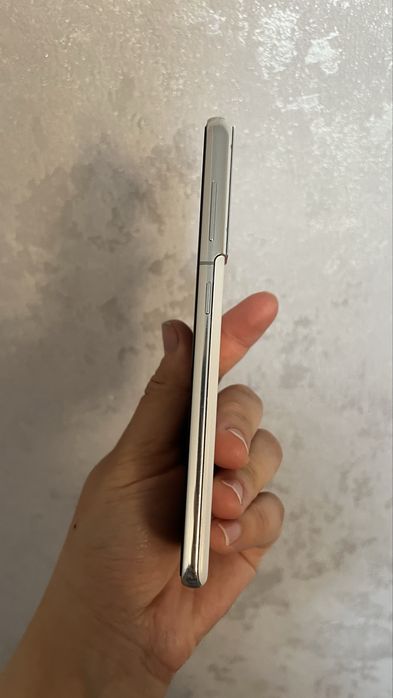 Продаетя телефон