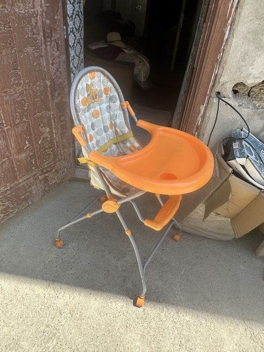 Детский стульчик для кормления