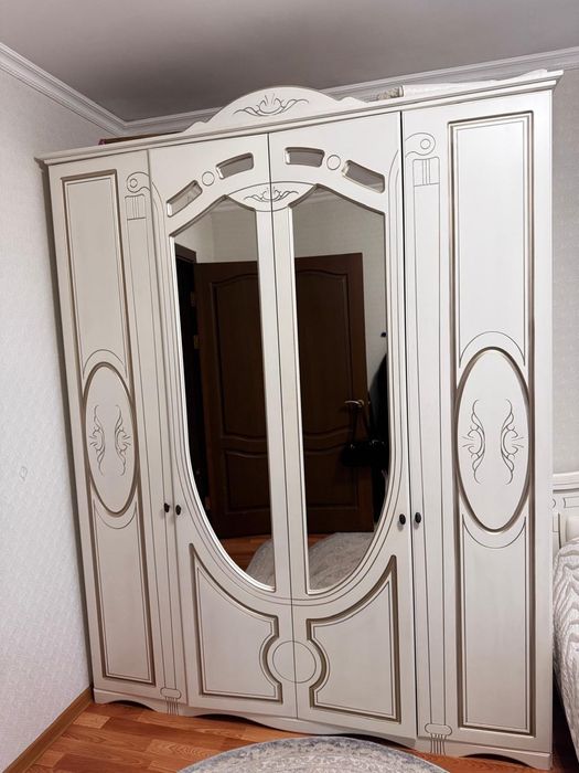 Продам спальний гарнитур