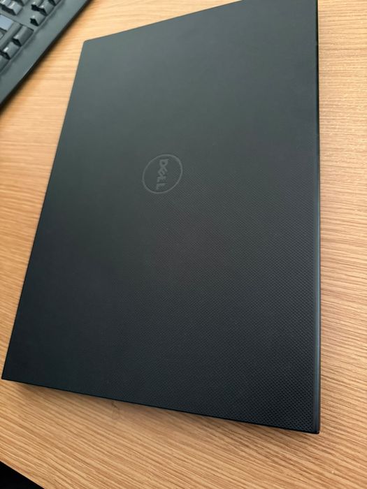 Laptop Dell i3 | 4 GB RAM | Windows 10 | Perfect pentru școală și birou