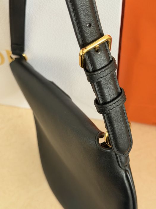 Сумка Fendi Small Croissant Hobo Bag