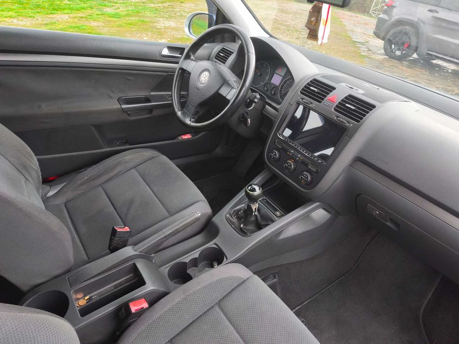 Продавам Golf 5 1.9 TDI