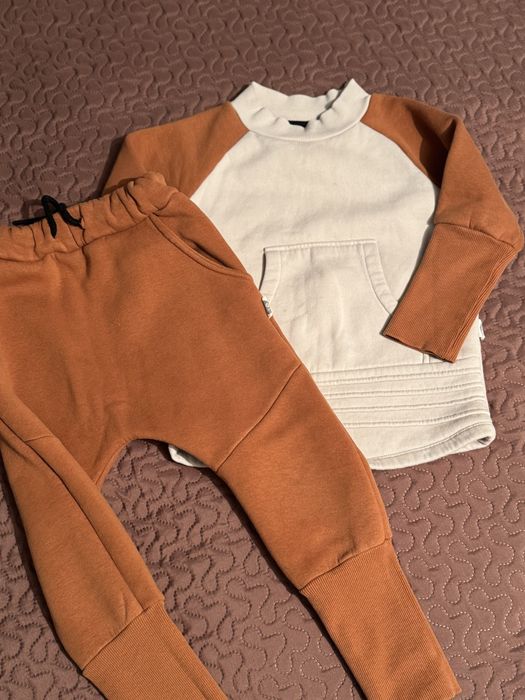 Продам костюмы на девочку